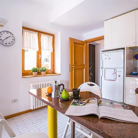 Holiday home Gaeta Fronte Lago San Siro (Lombardy)
